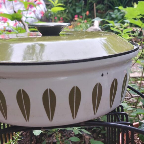 Cathrineholm white and green lotus casserole dish - 10 inches diameter - Picture 10 of 11